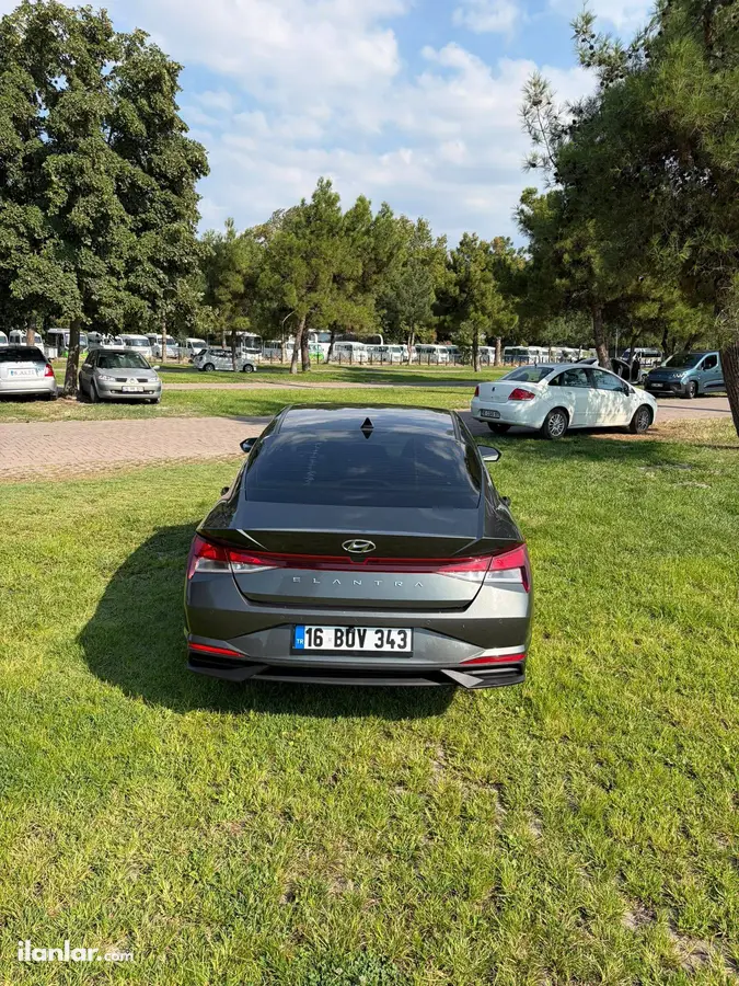 2021 Hyundai Elantra 1.6 MPI benzinli otomatik otomobil - Fotoğraf 1
