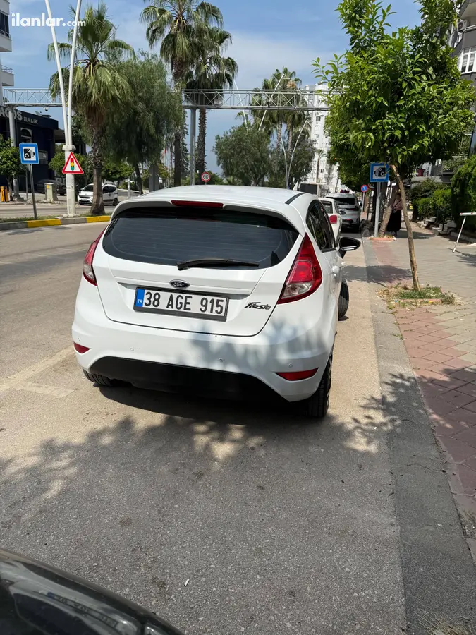 2014 Ford Fiesta 1.5 TDCi dizel manuel otomobil - Fotoğraf 2