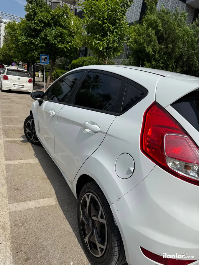 2014 Ford Fiesta 1.5 TDCi dizel manuel otomobil - Fotoğraf 3