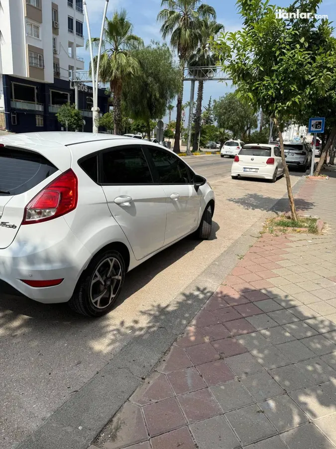 2014 Ford Fiesta 1.5 TDCi dizel manuel otomobil - Fotoğraf 1