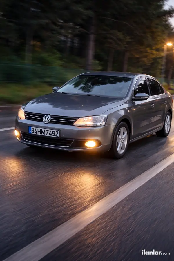 2011 Volkswagen Jetta 1.6 TDi dizel otomatik otomobil - Fotoğraf 1
