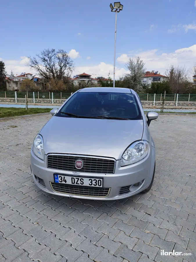 2011 Fiat Linea 1.3 Multijet dizel manuel otomobil - Fotoğraf 1