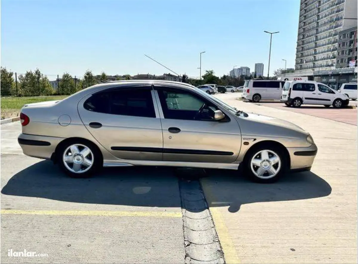 2000 Renault Megane 1.6 benzin & LPG otomatik otomobil - Fotoğraf 3