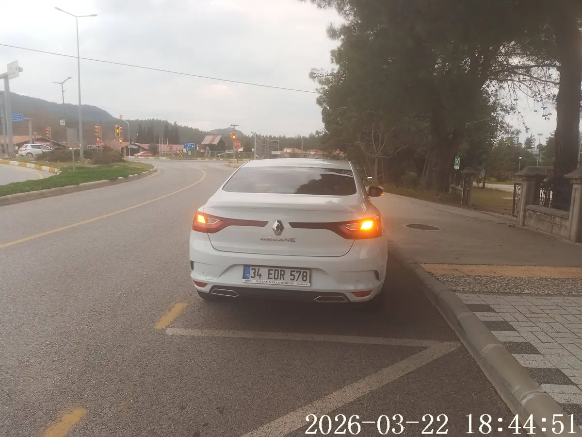 2021 Renault Megane 1.3 TCe benzinli yarı Otomatik otomobil - Fotoğraf 3