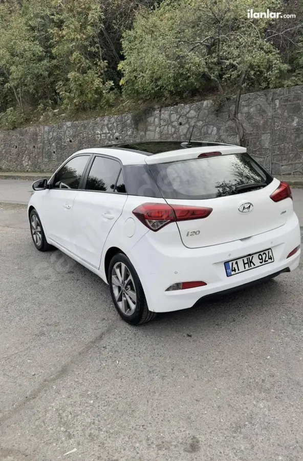 2015 Hyundai i20 1.4 CRDi dizel manuel otomobil - Fotoğraf 3