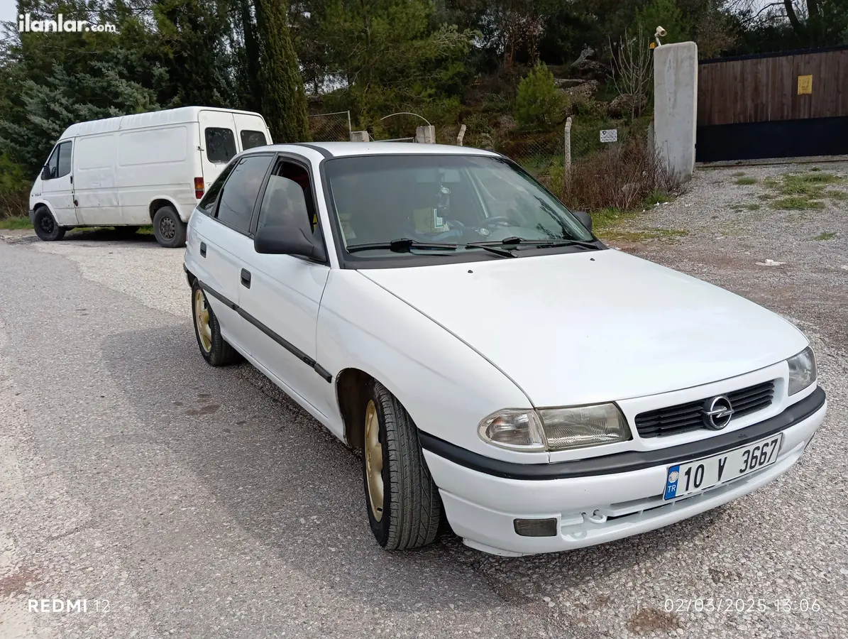1997 Opel Astra 1.6 benzinli manuel otomobil - Fotoğraf 2