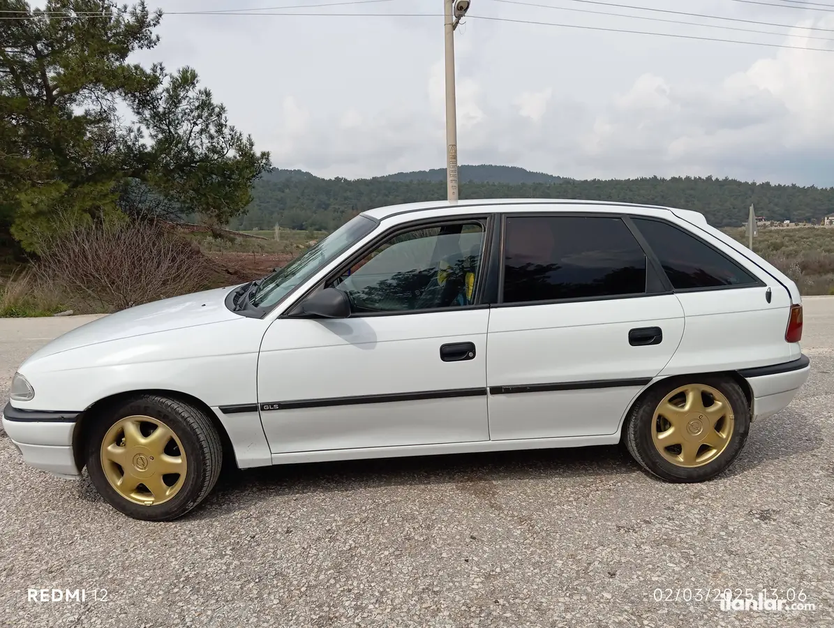 1997 Opel Astra 1.6 benzinli manuel otomobil - Fotoğraf 3