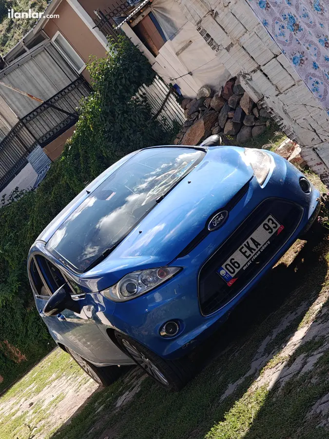 2010 Ford Fiesta 1.4 TDCi dizel düz otomobil - Fotoğraf 3