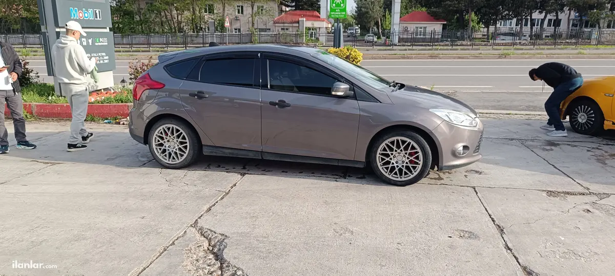 2012 Ford Focus 1.6 TDCi dizel manuel otomobil - Fotoğraf 1