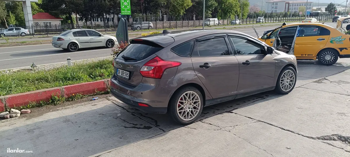 2012 Ford Focus 1.6 TDCi dizel manuel otomobil - Fotoğraf 3