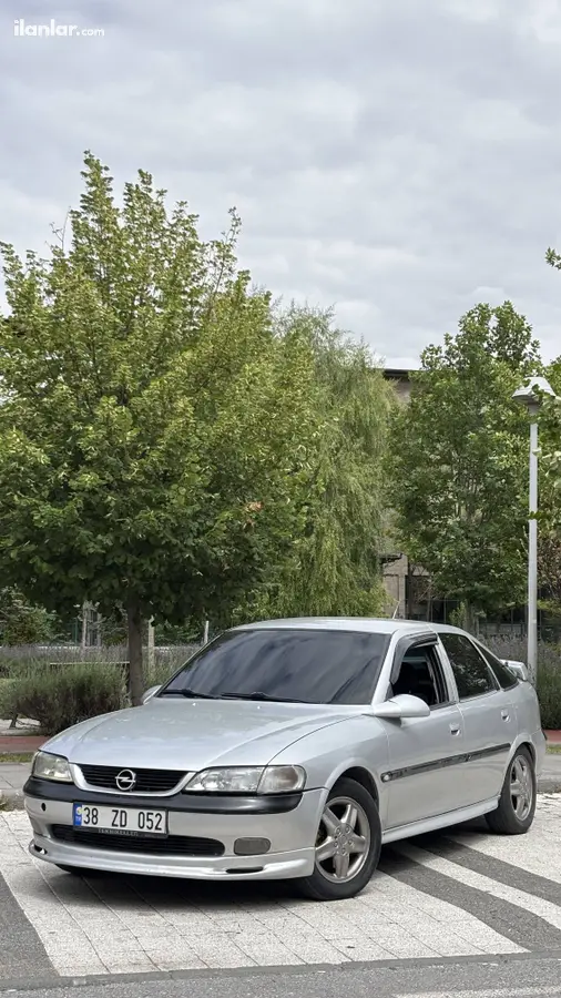 1998 Opel Vectra 2.0 benzinli manuel otomobil - Fotoğraf 1