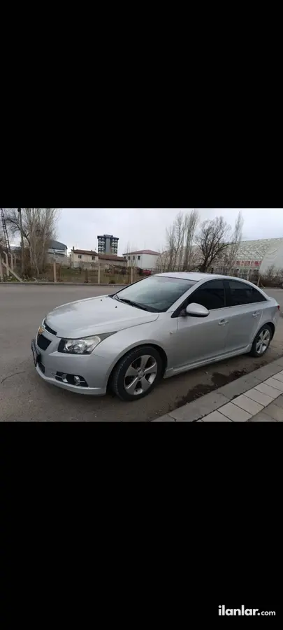 2011 Chevrolet Cruze 1.6 benzinli manuel otomobil - Fotoğraf 1