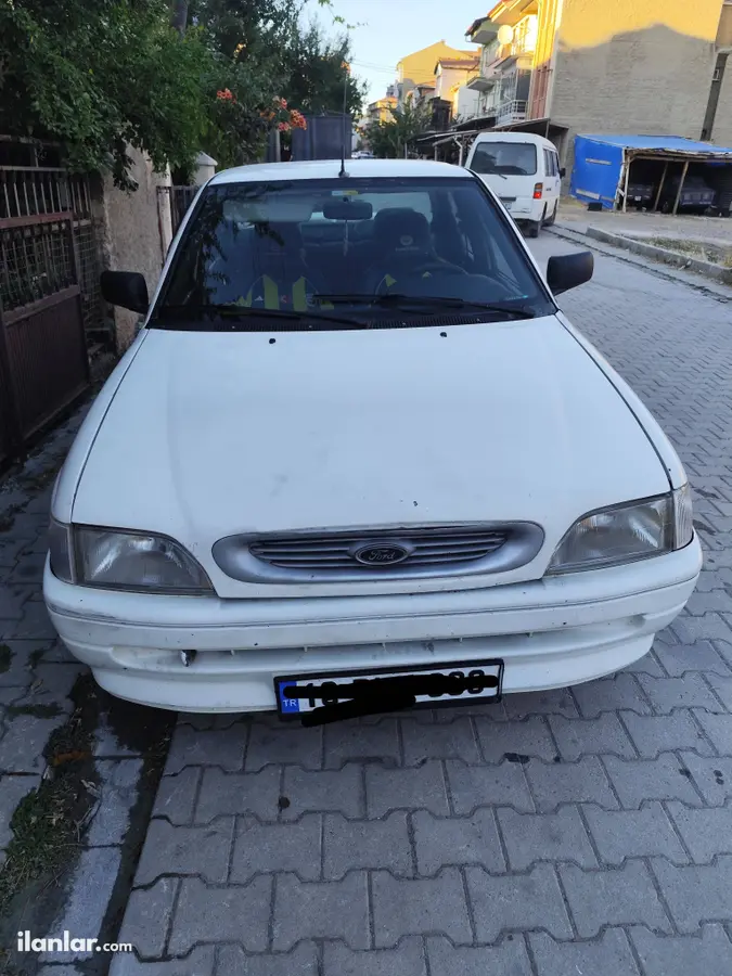 1995 Ford Escort 1.6 benzinli manuel otomobil - Fotoğraf 1