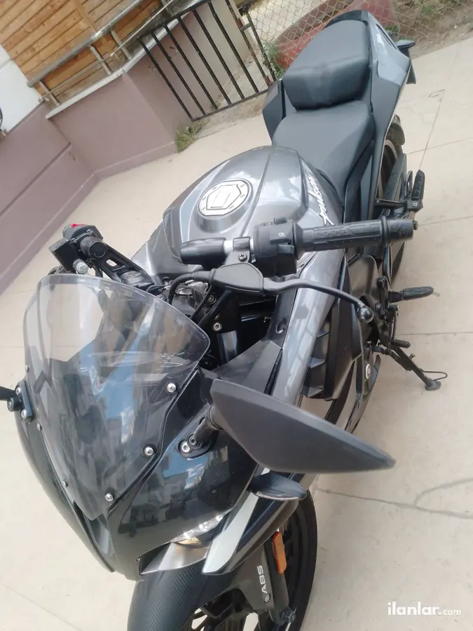 2023 Bajaj Pulsar 200 RS benzinli manuel motosiklet - Fotoğraf 3
