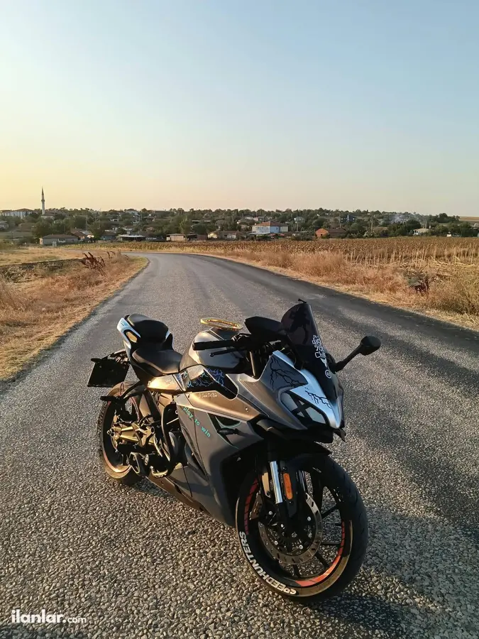 2024 CFmoto 250SR benzinli manuel motosiklet - Fotoğraf 1