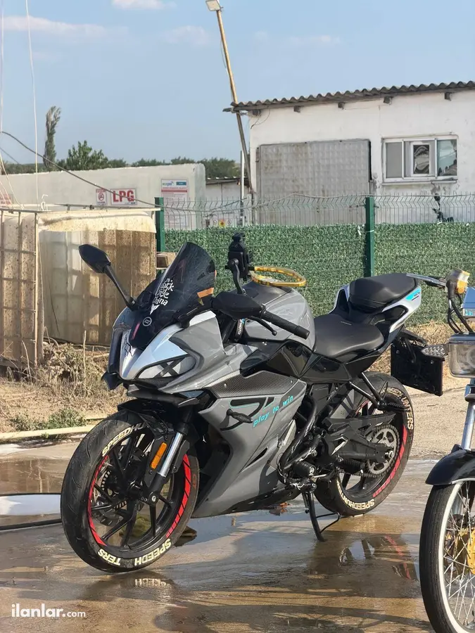2024 CFmoto 250SR benzinli manuel motosiklet - Fotoğraf 2