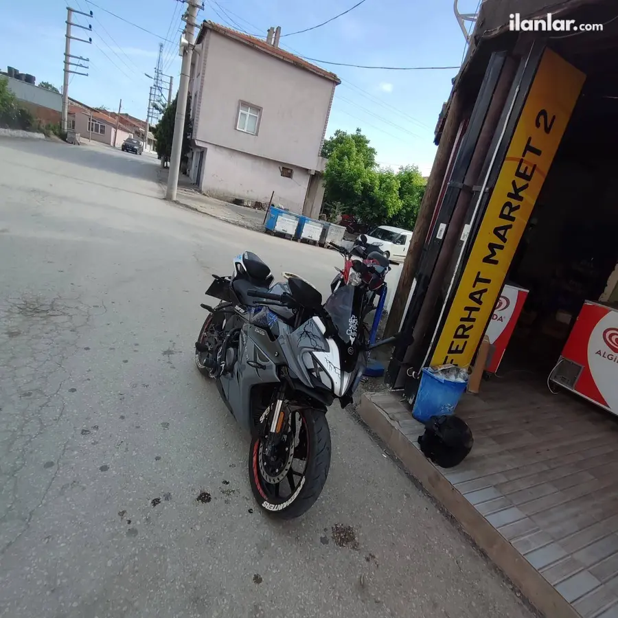 2024 CFmoto 250SR benzinli manuel motosiklet - Fotoğraf 3