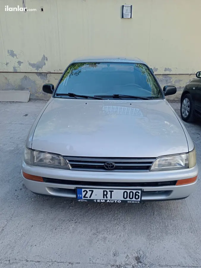 1998 Toyota Corolla 1.6 benzinli manuel otomobil - Fotoğraf 1