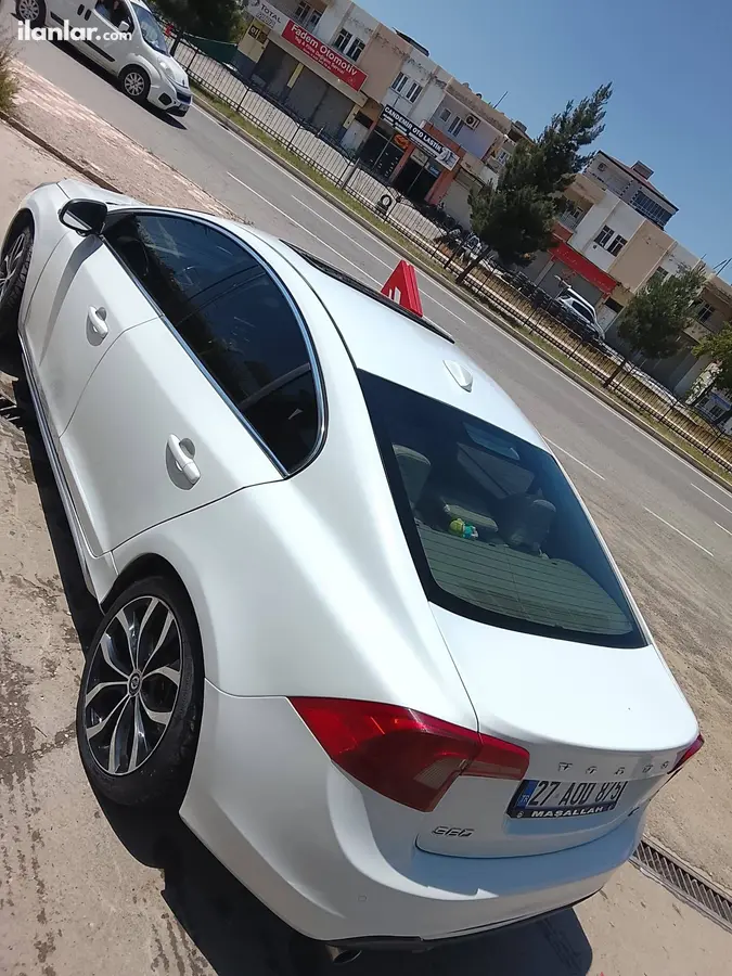 2012 Volvo S60 1.6 T4 benzinli otomatik otomobil - Fotoğraf 2