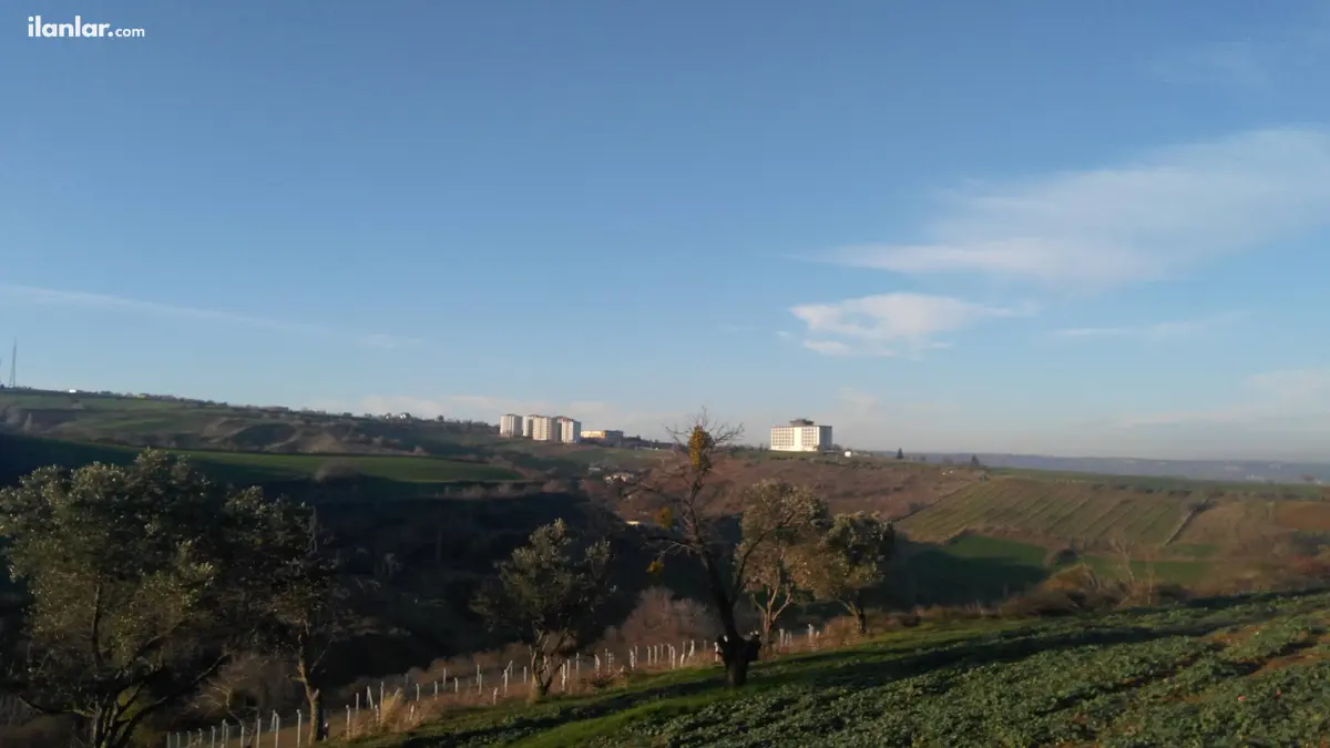 Tekirdağ Süleymanpaşa Barbaros Mahallesi 645 m² satılık ticari + Konut arsa - Fotoğraf 1
