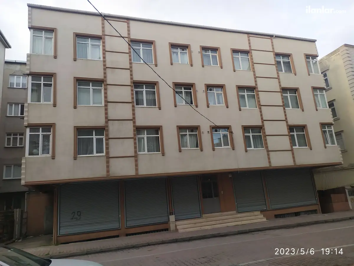 İstanbul Bahçelievler Yenibosna Merkez Mahallesi 2+1 266 m² satılık bina - Fotoğraf 1