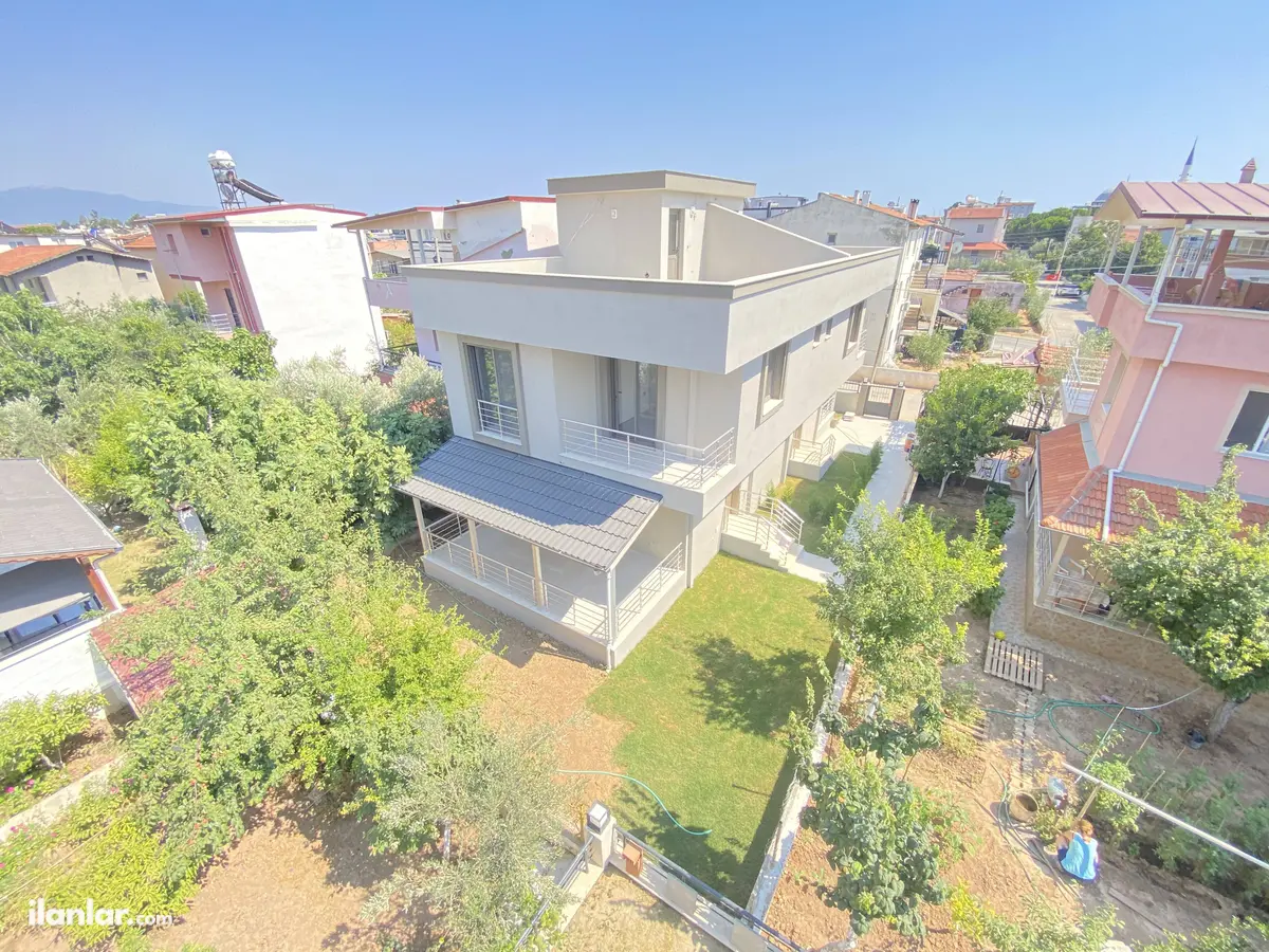 İzmir Seferihisar Cumhuriyet Mahallesi 2+1 150 m² satılık villa - Fotoğraf 1