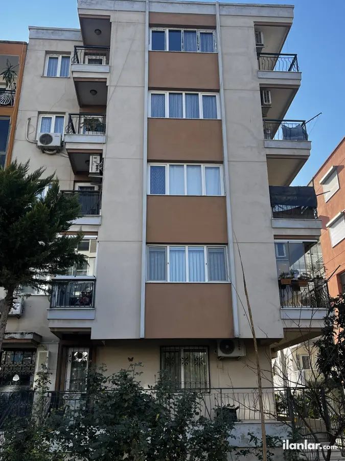 İzmir Karşıyaka Bahçelievler Mahallesi 3+1 135 m² kiralık daire - Fotoğraf 1
