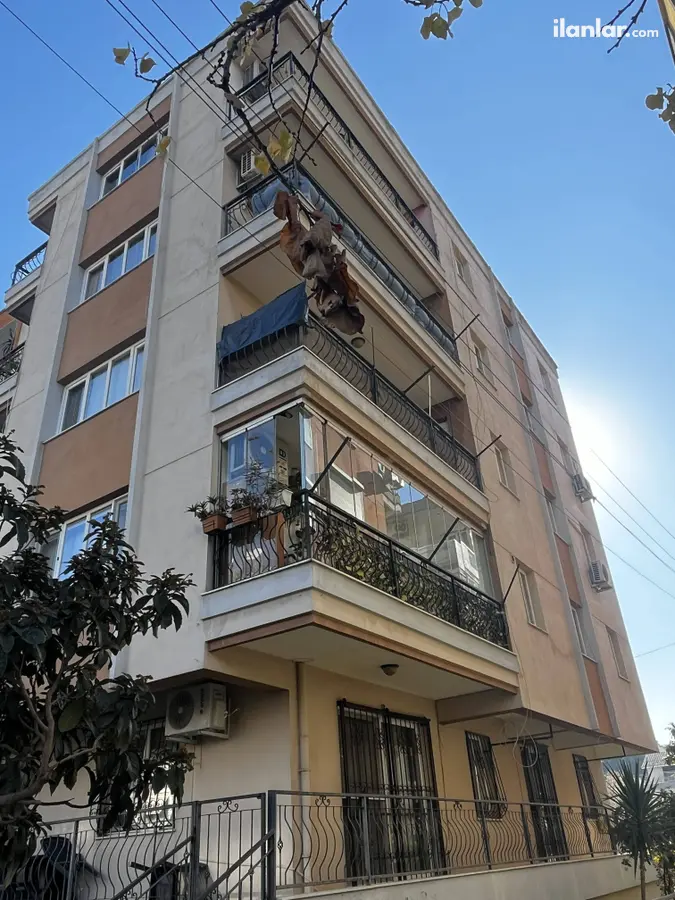 İzmir Karşıyaka Bahçelievler Mahallesi 3+1 135 m² kiralık daire - Fotoğraf 2