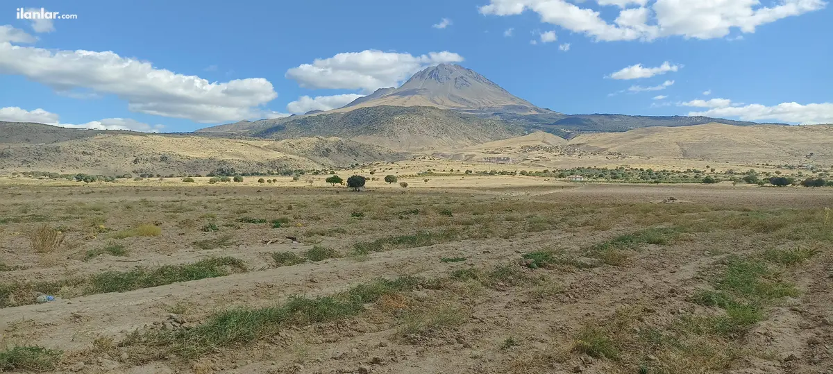 Aksaray Merkez Gözlükuyu Köyü Mahallesi 30.000 m² satılık tarla arsa - Fotoğraf 1