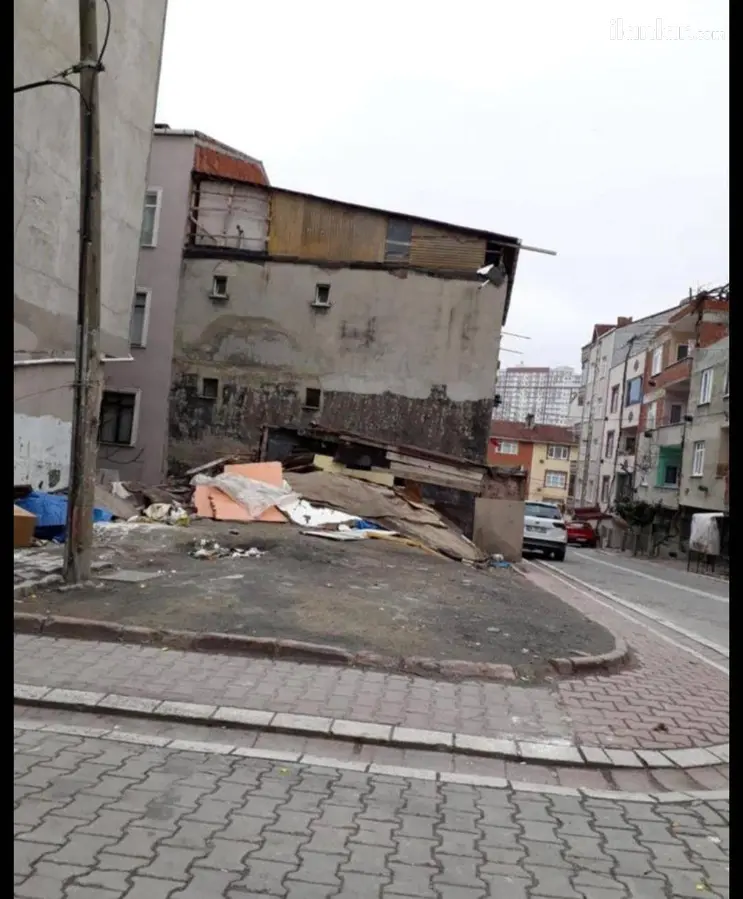 İstanbul Esenyurt Hürriyet Mahallesi 137 m² satılık konut arsa - Fotoğraf 1