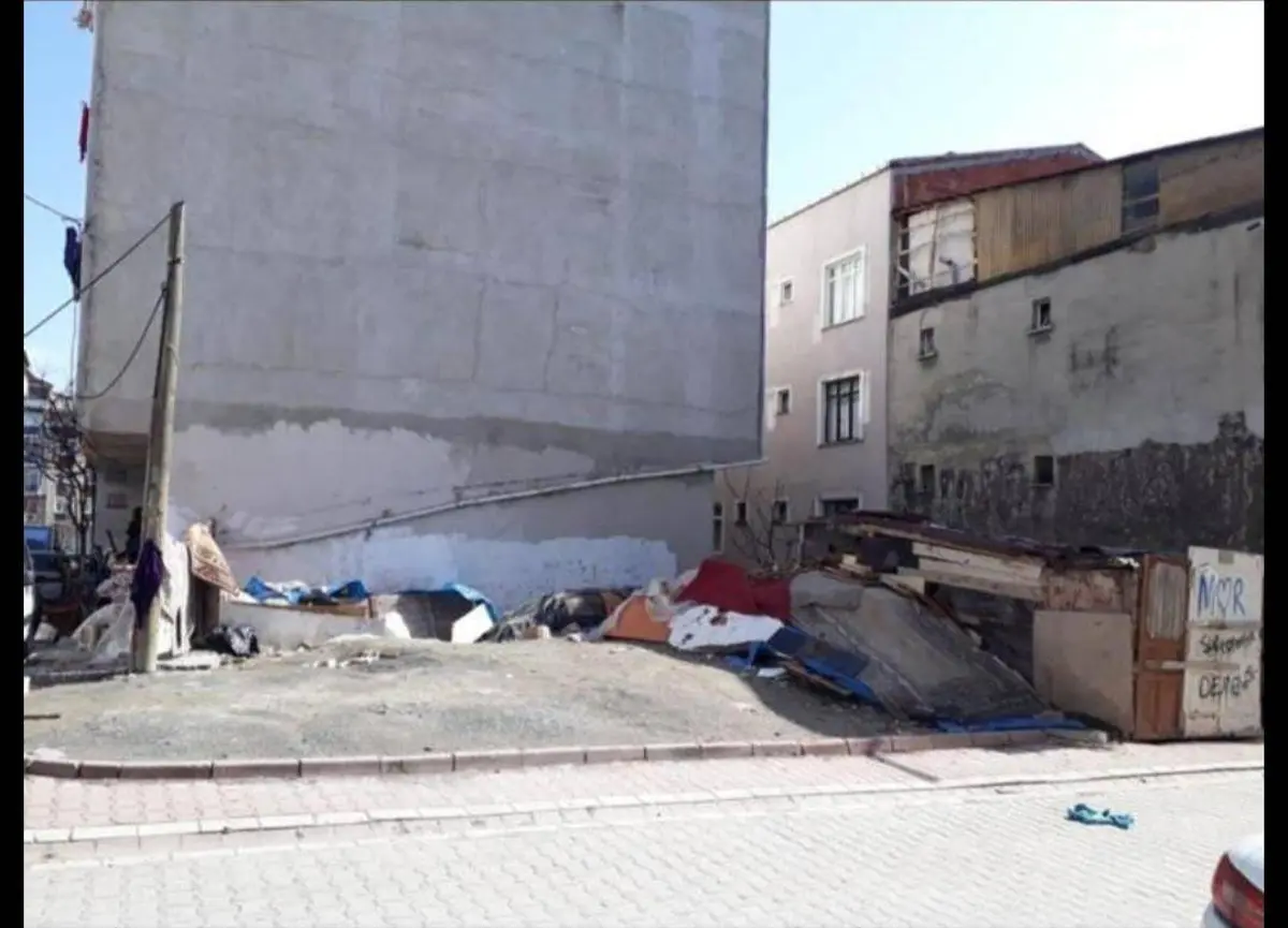İstanbul Esenyurt Hürriyet Mahallesi 137 m² satılık konut arsa - Fotoğraf 2