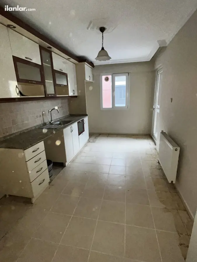 İzmir Karşıyaka Bahçelievler Mahallesi 3+1 130 m² kiralık daire - Fotoğraf 2
