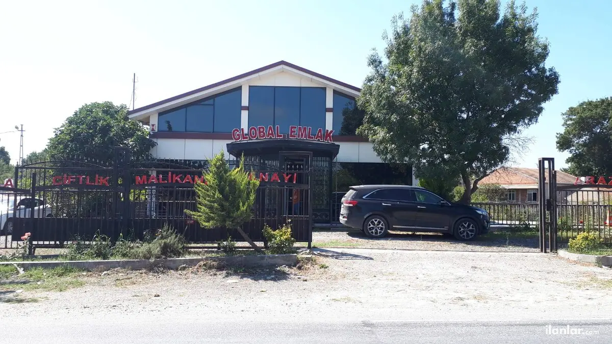 İstanbul Arnavutköy Hadımköy Mahallesi 5.500 m² kiralık ticari + Konut arsa - Fotoğraf 1
