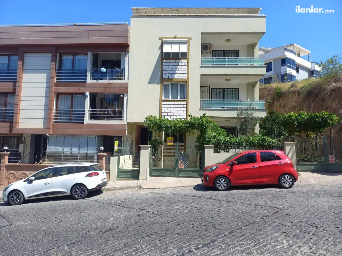 İzmir Balçova Eğitim Mahallesi 3+1 120 m² kiralık daire - Fotoğraf 1