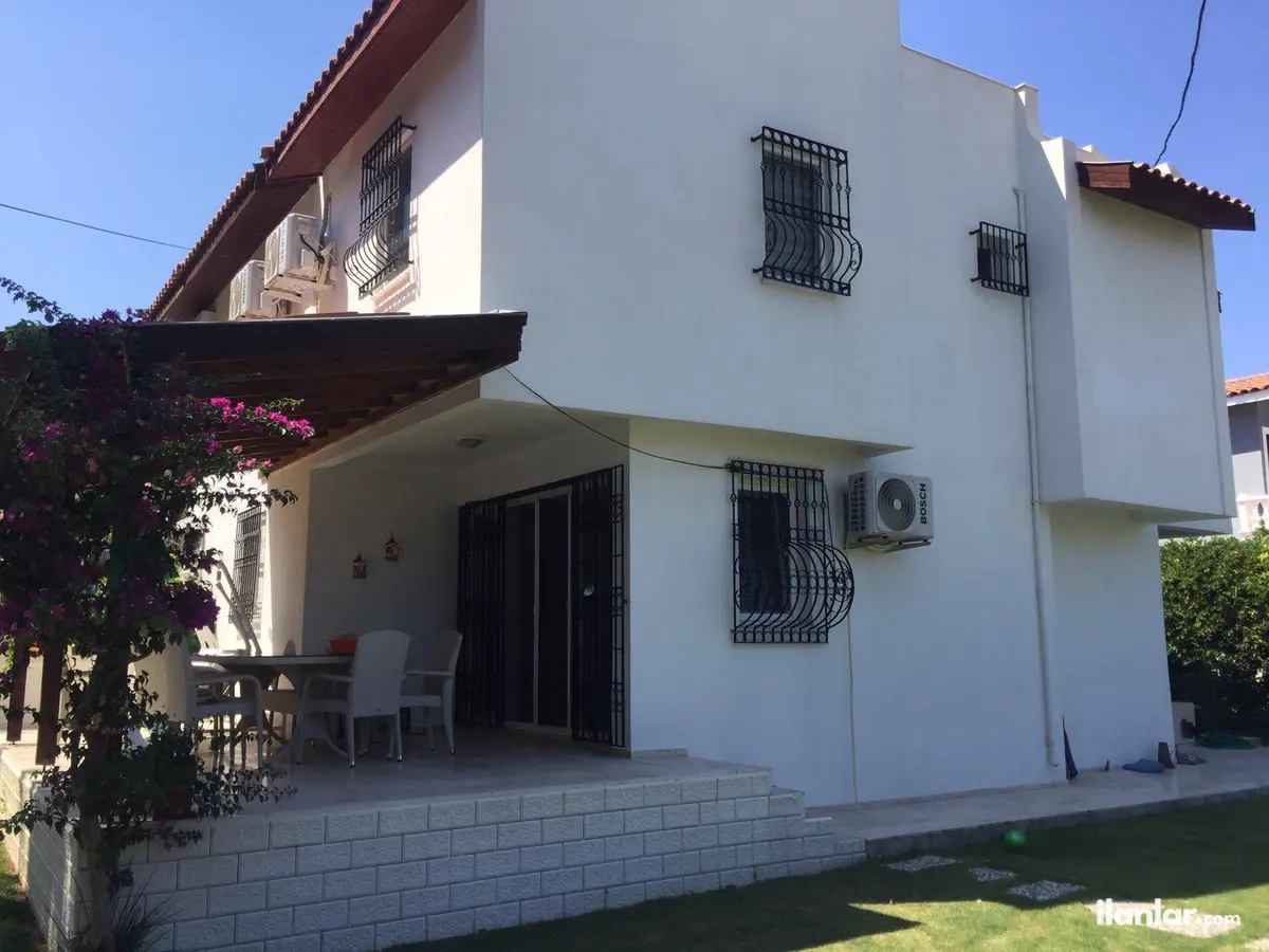 İzmir Çeşme Altınyunus Mahallesi 5+1 250 m² kiralık villa - Fotoğraf 3