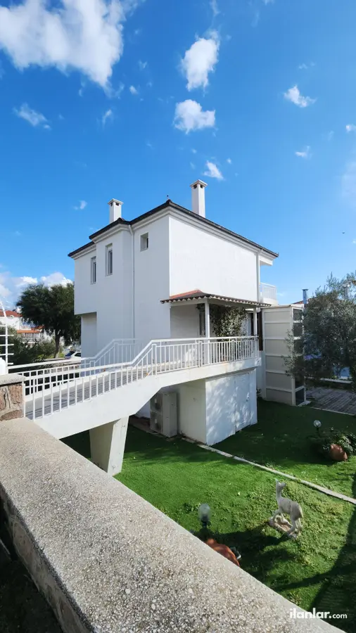 Balıkesir Ayvalık Mithatpaşa Mahallesi 6+1 220 m² satılık villa - Fotoğraf 2