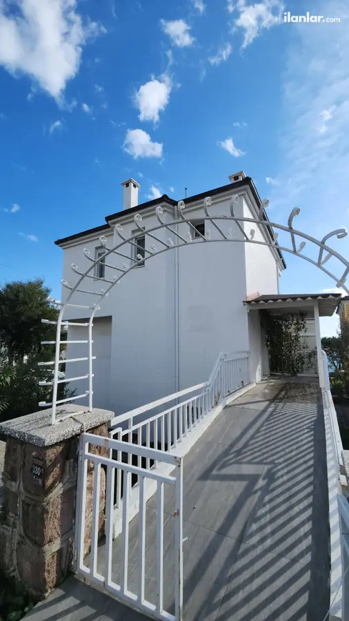 Balıkesir Ayvalık Mithatpaşa Mahallesi 6+1 220 m² satılık villa - Fotoğraf 3