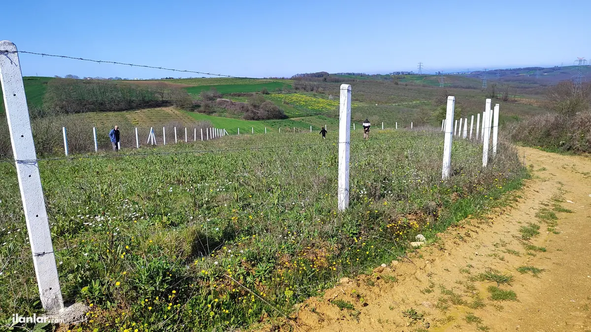 Sakarya Kaynarca Kırktepe Mahallesi 1.827 m² satılık tarla arsa - Fotoğraf 1