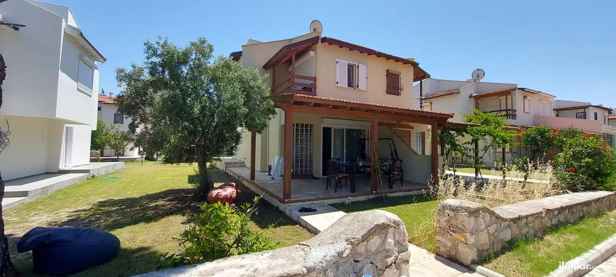İzmir Çeşme Boyalık Mahallesi 3+1 160 m² kiralık villa - Fotoğraf 1