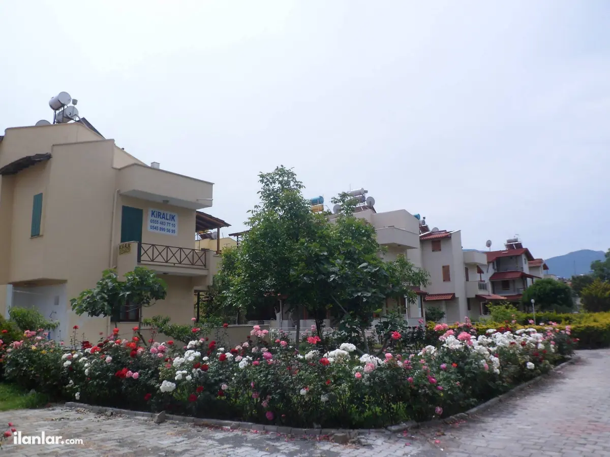 Aydın Kuşadası Davutlar Mahallesi 3+1 300 m² konut (Turizm Amaçlı Kiralık) villa - Fotoğraf 1