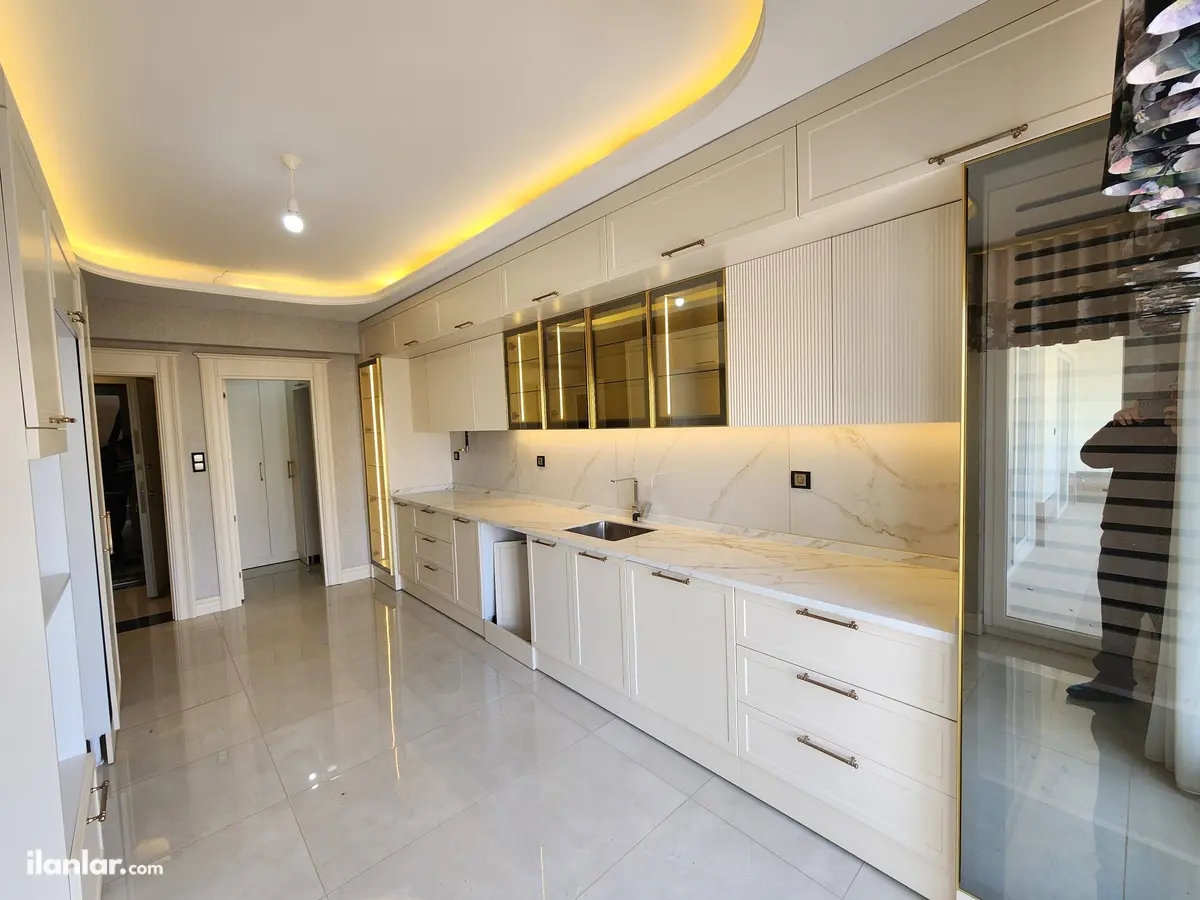 Kahramanmaraş Onikişubat Rasim Özdenören Mahallesi 4+1 196 m² satılık daire - Fotoğraf 1