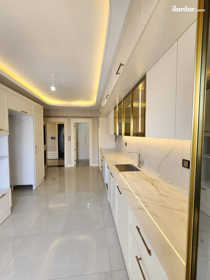Kahramanmaraş Onikişubat Rasim Özdenören Mahallesi 4+1 196 m² satılık daire - Fotoğraf 2