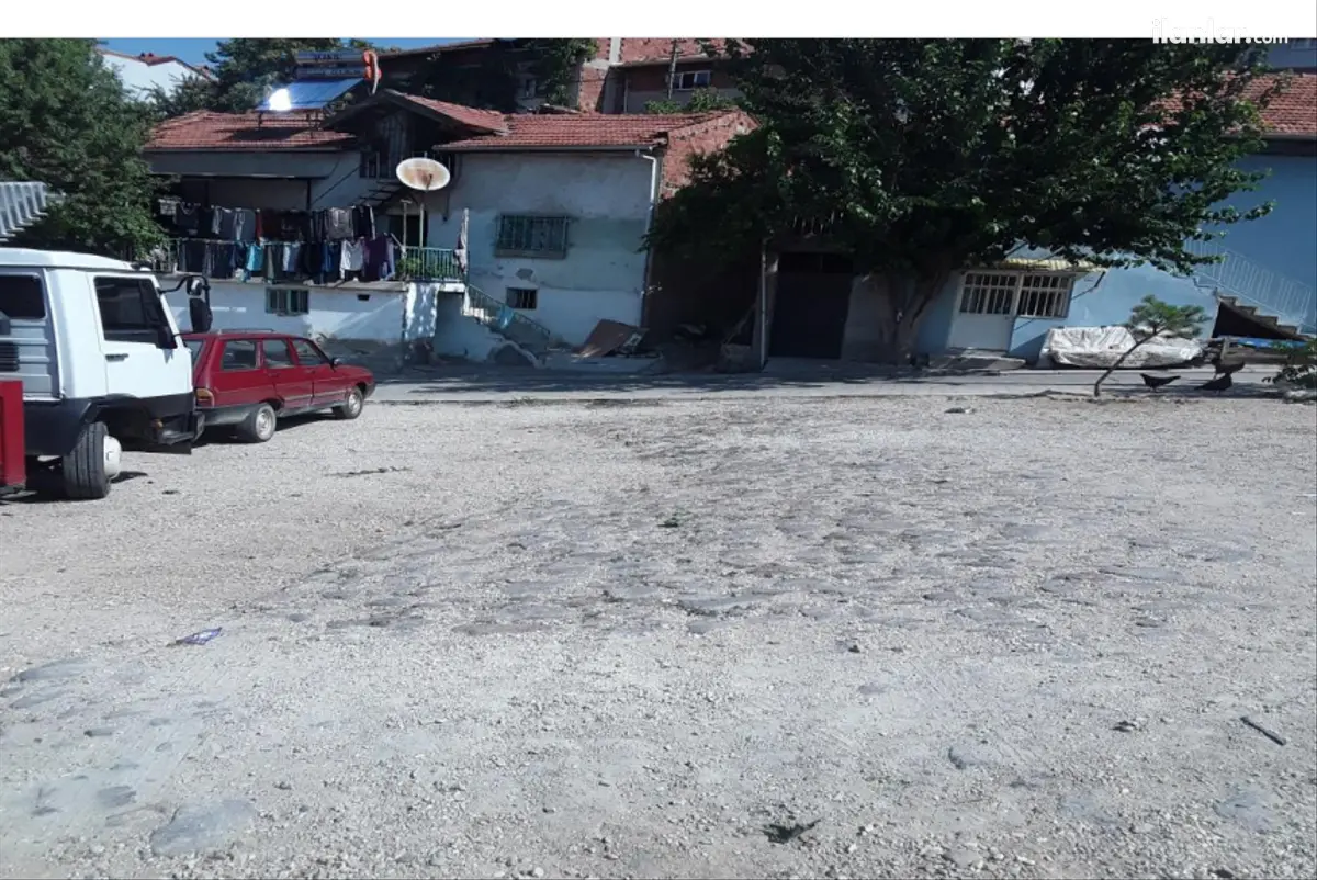 Uşak Merkez Aybey Mahallesi 163 m² satılık konut arsa - Fotoğraf 3