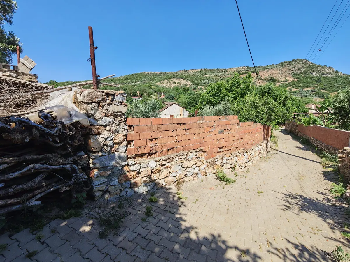 İzmir Tire Hasançavuşlar Mahallesi 700 m² satılık muhtelif Arsa arsa - Fotoğraf 2
