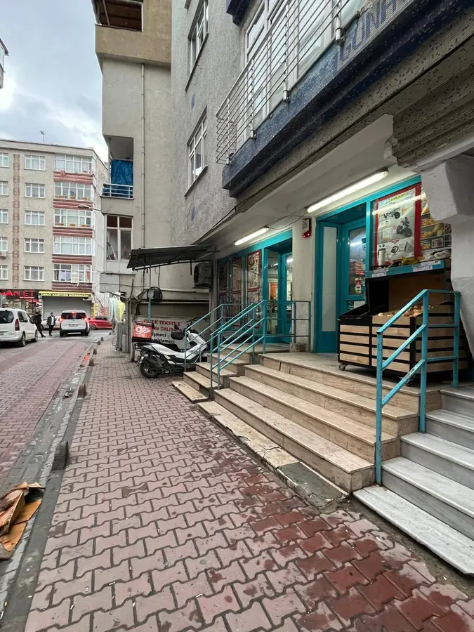 İstanbul Bahçelievler Cumhuriyet Mahallesi 130 m² satılık dükkan & Mağaza - Fotoğraf 2