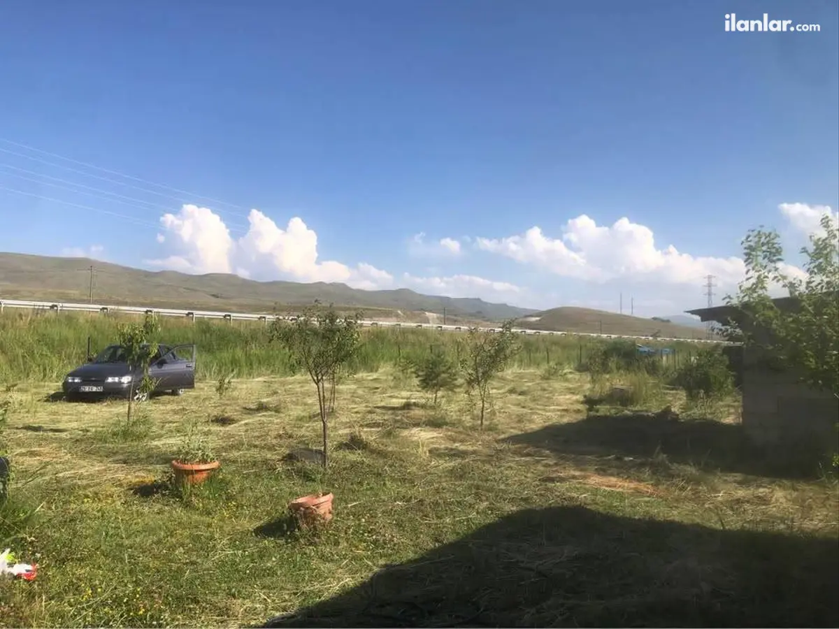 Erzurum Yakutiye Akdağ Mahallesi 3.330 m² satılık tarla arsa - Fotoğraf 1