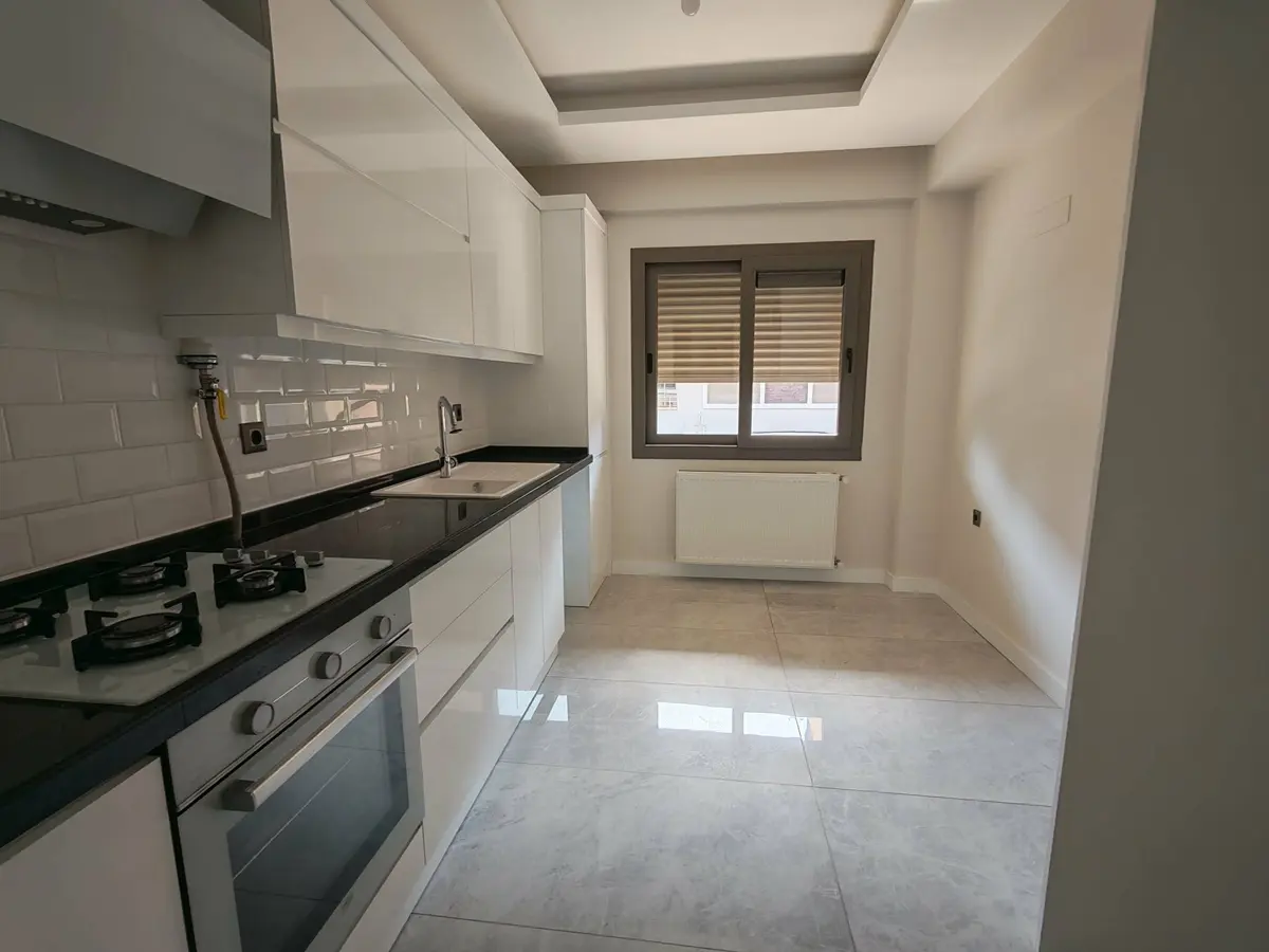 İzmir Tire Hürriyet Mahallesi 2+1 100 m² kiralık daire - Fotoğraf 2