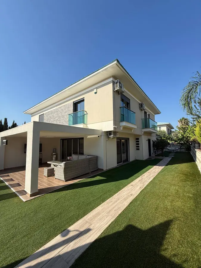 İzmir Çeşme Sakarya Mahallesi 4+1 210 m² kiralık villa - Fotoğraf 2
