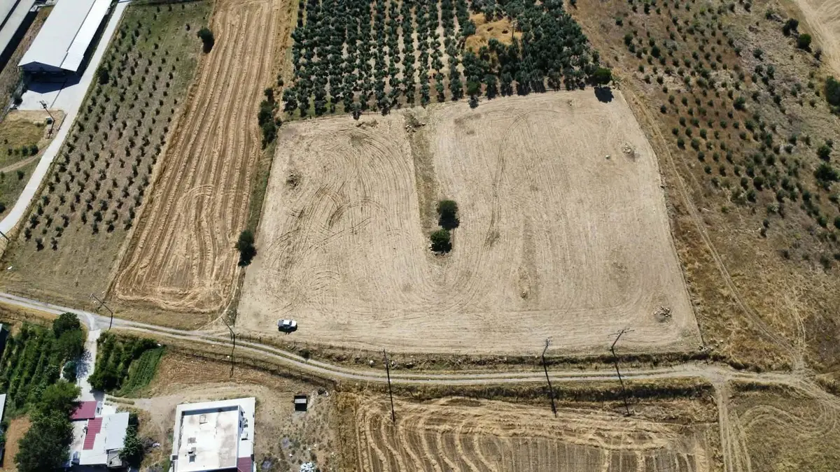 İzmir Tire Adnan Menderes Mahallesi 11.738 m² satılık tarla arsa - Fotoğraf 2