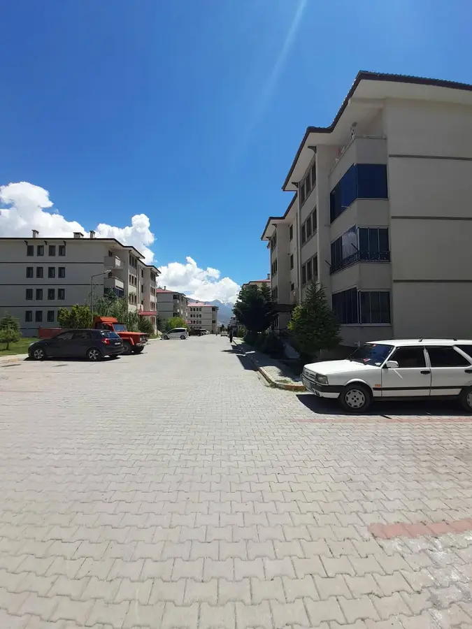 Erzincan Merkez Mengüceli Mahallesi 2+1 100 m² satılık daire - Fotoğraf 2